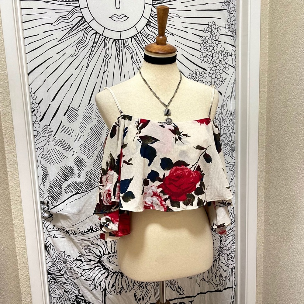 🌈 Beautiful romantic roses top - Picture 3 of 11
